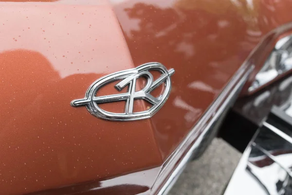 Buick Riviera GS emblema em exposição — Fotografia de Stock