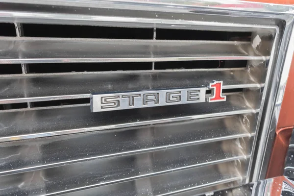 Buick Riviera GS emblem on display — Stock Photo, Image