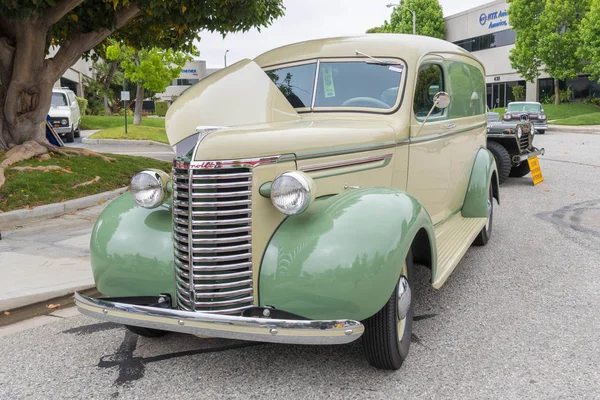 Chevrolet Panel teherautó a kijelzőn — Stock Fotó