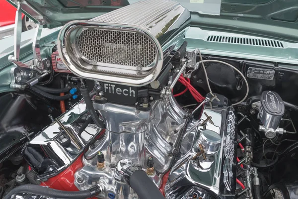 Chevrolet Camaro SS engine on display — Stock Photo, Image