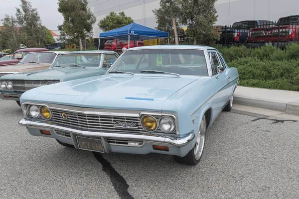 Chevrolet Impala em exposição — Fotografia de Stock