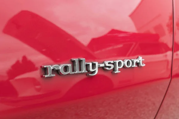 Rally Sport emblema en exhibición — Foto de Stock