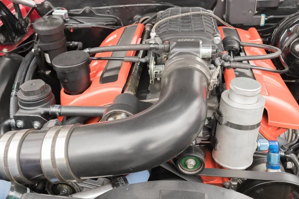 Chevrolet Camaro engine on display — Stock Photo, Image