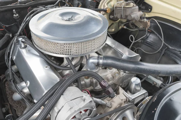 Chevy Nova 1969 engine on display — Stock Photo, Image