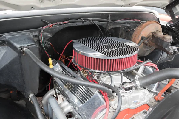 GMC C15 LB pickup engine 1970 on display — Stock Photo, Image