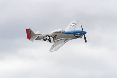 Kuzey Amerika P - 51d Mustang - ekranda küçük Sandra