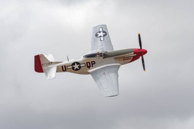 P - 51d Mustang ekranda