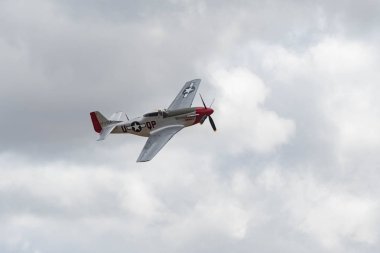 P - 51d Mustang ekranda