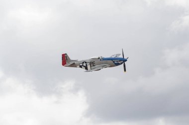 Kuzey Amerika P - 51d Mustang - ekranda küçük Sandra
