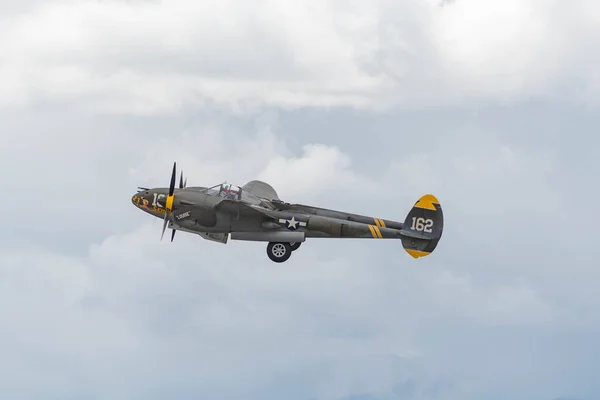 Lockheed P-38 Lightning ekranda — Stok fotoğraf