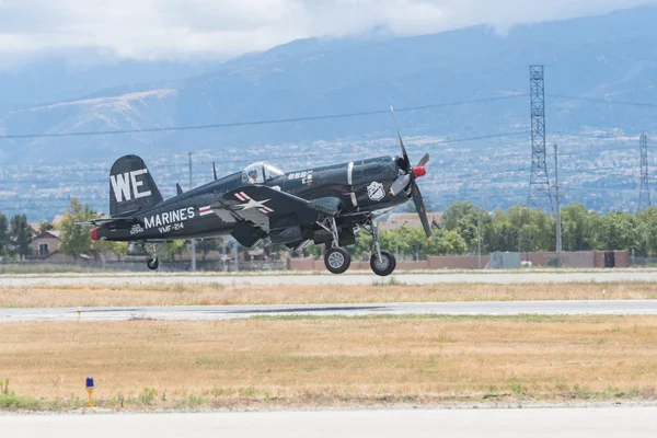 Acheté F4U Corsair sur l'écran — Photo