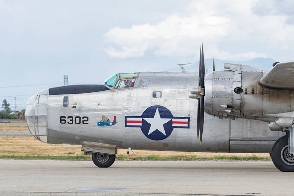 B-25J Mitchell Photo Fanny на выставке — стоковое фото