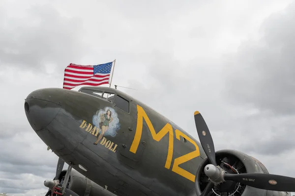 Douglas C-53 Skytrooper D-Day Muñeca en exhibición —  Fotos de Stock