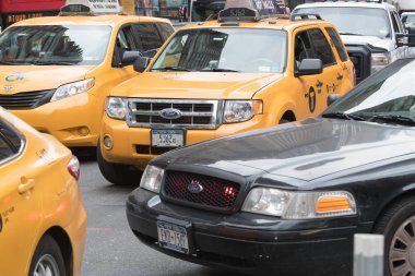 Sokaklarda polis memuru