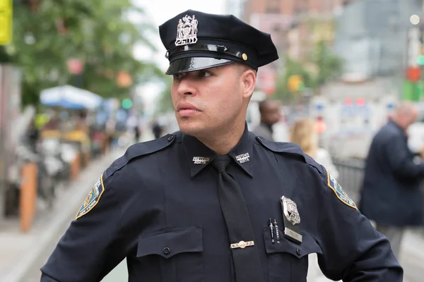 Polizisten auf der Straße — Stockfoto