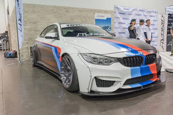 BMW M4 на выставке — стоковое фото