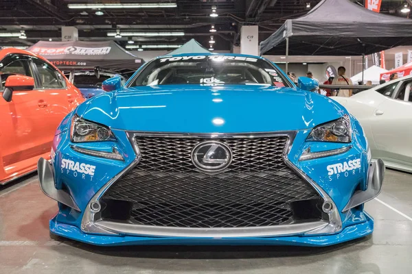 Lexus rc f auf dem display — Stockfoto