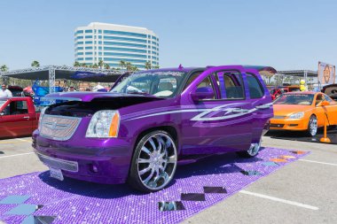 Cadillac Escalade Dub göstermek tur sırasında ekranda