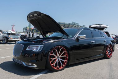 Chrysler 300 Dub göstermek tur sırasında ekranda