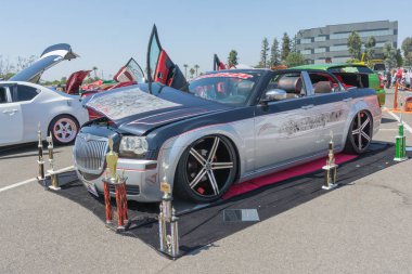 Chrysler 300 Dub göstermek tur sırasında ekranda