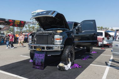 Ford F-250 Dub göstermek tur sırasında ekranda