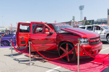 Chevrolet Suburban Dub göstermek tur sırasında ekranda