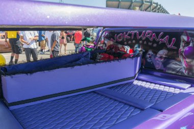 Özel kamyon Dub göstermek tur sırasında ekranda