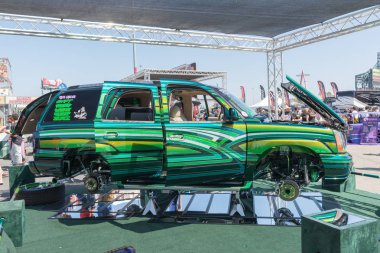 Cadillac Escalade Dub göstermek tur sırasında ekranda