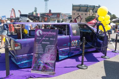 Özel kamyon Dub göstermek tur sırasında ekranda