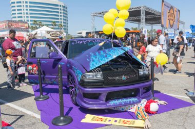 Özel kamyon Dub göstermek tur sırasında ekranda