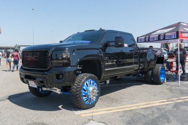 GMC Denali Hd Dub göstermek tur sırasında ekranda