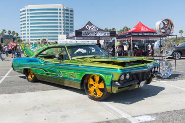 Chevy Impala Dub göstermek tur sırasında ekranda