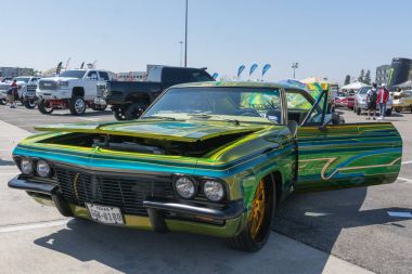 Chevy Impala Dub göstermek tur sırasında ekranda