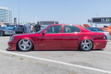 Lexus Ls 400 Dub göstermek tur sırasında ekranda