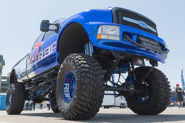 Rbp Rolling Big Power Big Truck auf Dub Show Tour — Stockfoto