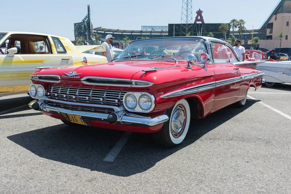 Chevrolet Impala em exibição durante DUB Show Tour — Fotografia de Stock