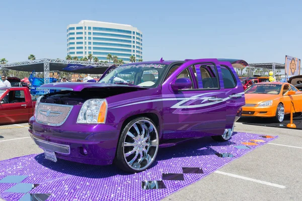 Cadillac Escalade Dub göstermek tur sırasında ekranda