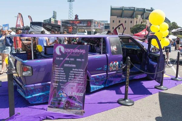 Özel kamyon Dub göstermek tur sırasında ekranda