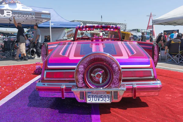 Buick Cabrio Dub göstermek tur sırasında ekranda