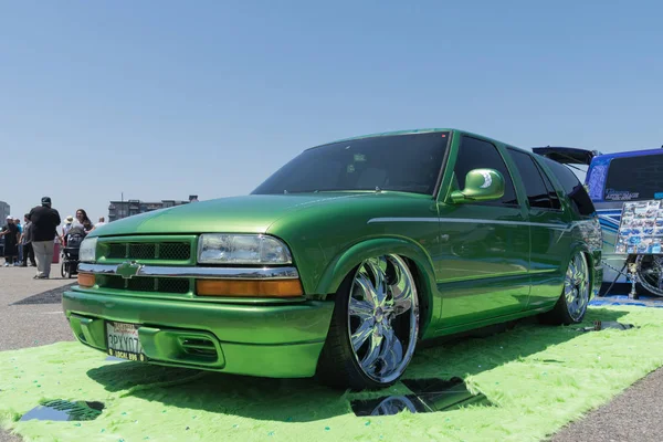 Chevrolet Blazer en exhibición durante DUB Show Tour — Foto de Stock