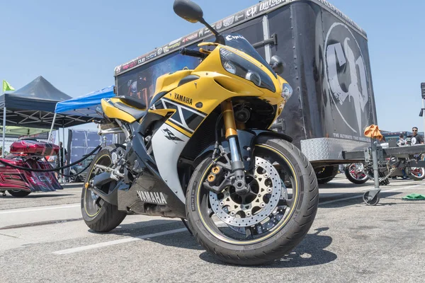 Yamaha Yzf-R1 tentoongesteld tijdens Dub Show Tour — Stockfoto