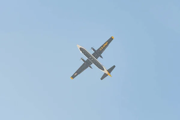Fh227 vliegtuigen van de US army Golden knights parachute display t — Stockfoto