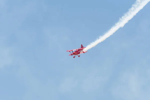 Sean D. Tucker - Oracle Challenger účinkování na vzduchu Miramar — Stock fotografie