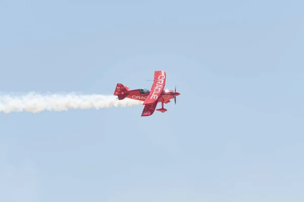 Sean D. Tucker - Oracle Challenger Miramar Air'de gerçekleştirme — Stok fotoğraf