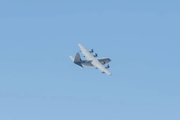 KC-130 Hercules utför på Miramar Air Show — Stockfoto