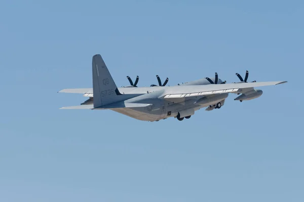 KC-130 Hercules performing at the Miramar Air Show — Stock Photo, Image