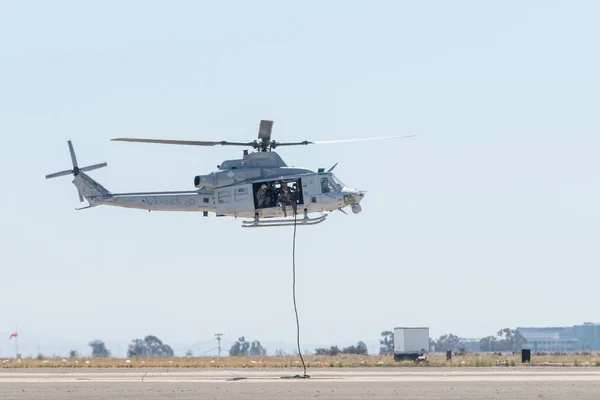 UH-1Y Helicóptero de ataque de veneno no Miramar Air Show — Fotografia de Stock