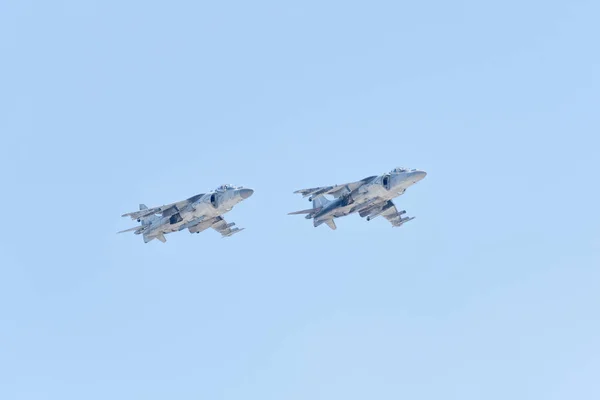 Boeing Av-8 Harrier Ii uitvoeren op de Miramar Air Show — Stockfoto