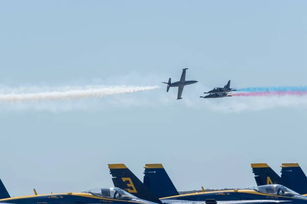 Patriots L-39 Jet Team actuando en el Miramar Air Show —  Fotos de Stock