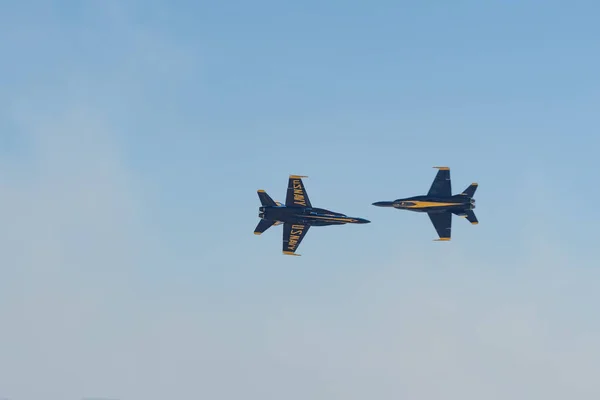 U.S. Navy Blue Angels se apresentando no Miramar Air Show — Fotografia de Stock